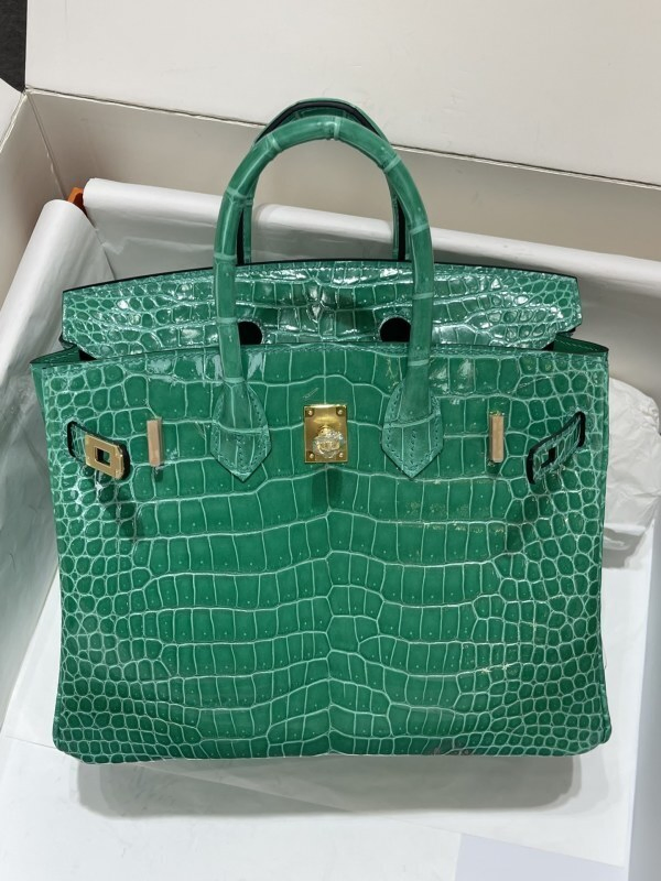 2025 Fábrica OEM con logo Bolsos de lujo hechos a mano para mujeres Bolsa tote para damas Bolsos de cuero vegano trenzados