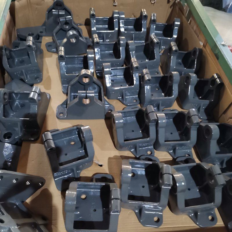 G625383247 G6253883256 Suporte de Placa de Aço para Molas de Folha para Caminhões Beiben North Benz Sinotruk Shacman FAW Foton Hongyan Camc HOWO Peças de Reposição