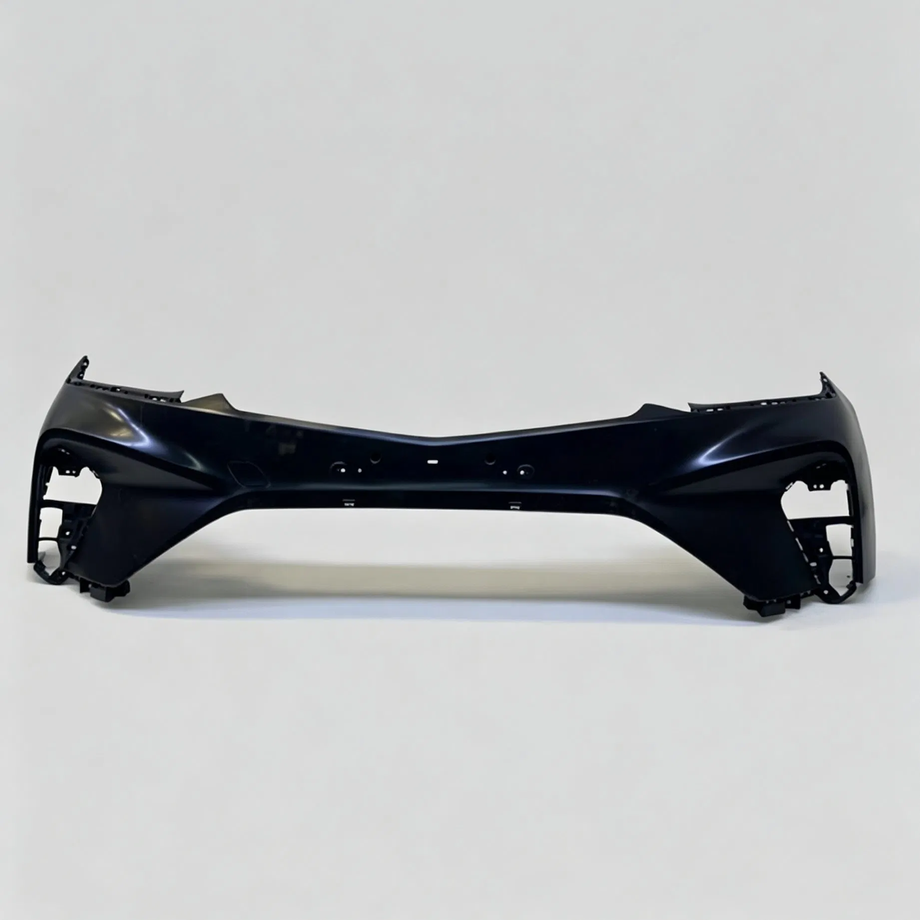 Peça de reposição de carro estável aos UV Acessórios para carro Parte do veículo Capa do para-choque dianteiro Casco do para-choque dianteiro Compatível com sedan elétrico Geely OE 6600248426