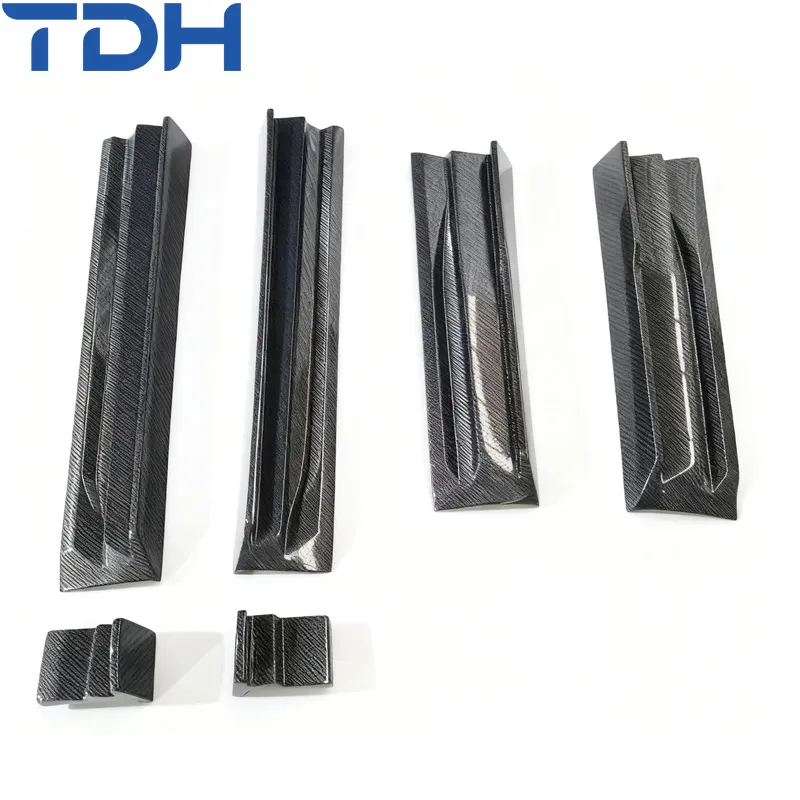Kit de Carroceria em Fibra de Carbono Seco para Audi Rsq8