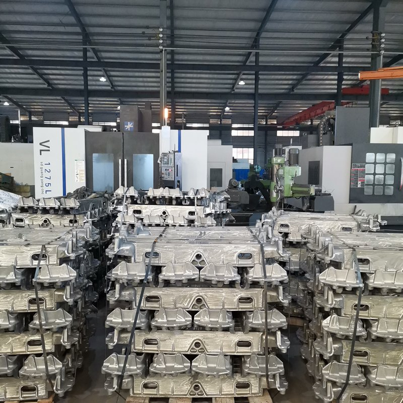 Peça de reboque OEM, trator, empilhadeira, maquinaria de construção, componente de colheitadeira, caminhão pesado, mola de folha, suporte de para-choque, serviço personalizado