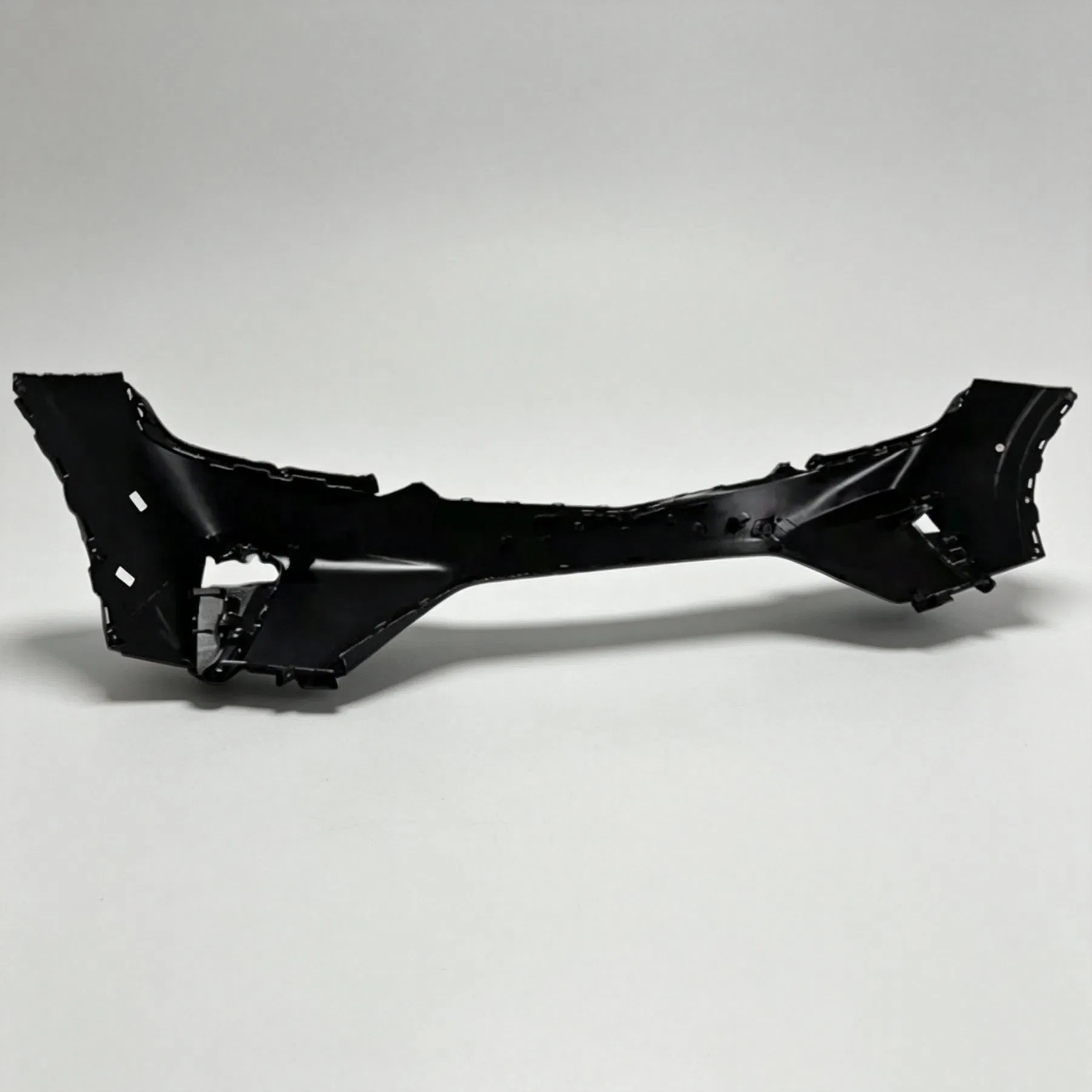 Peça de reposição de carro estável aos UV Acessórios para carro Parte do veículo Capa do para-choque dianteiro Casco do para-choque dianteiro Compatível com sedan elétrico Geely OE 6600248426