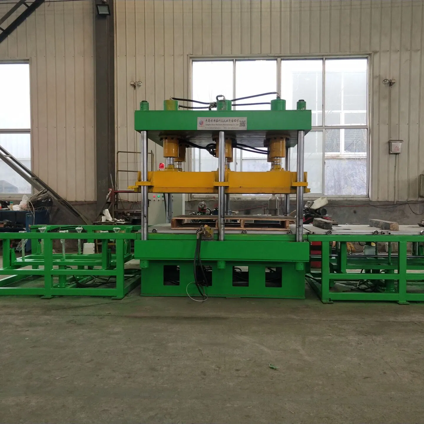 Equipamento para Fabricação de Paradas de Carro de Borracha Personalizadas, Máquina de Fabricação de Piso de Borracha, Máquina de Prensa de Vulcanização para Bumpers de Velocidade de Borracha, Máquina de Fabricação de Ladrilhos de Granulado EPDM