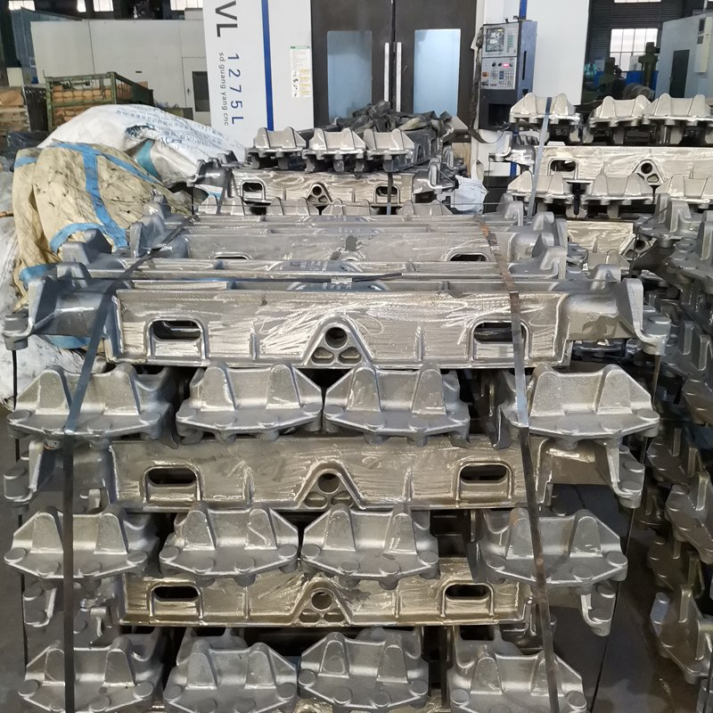 Peça de reboque OEM, trator, empilhadeira, maquinaria de construção, componente de colheitadeira, caminhão pesado, mola de folha, suporte de para-choque, serviço personalizado