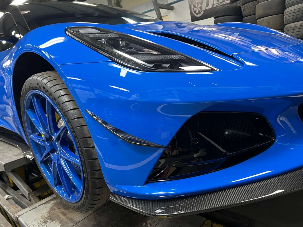 Vents de Para-choque Frontal em Fibra de Carbono Seco Estilo OEM para Lotus Emira 2022-2024