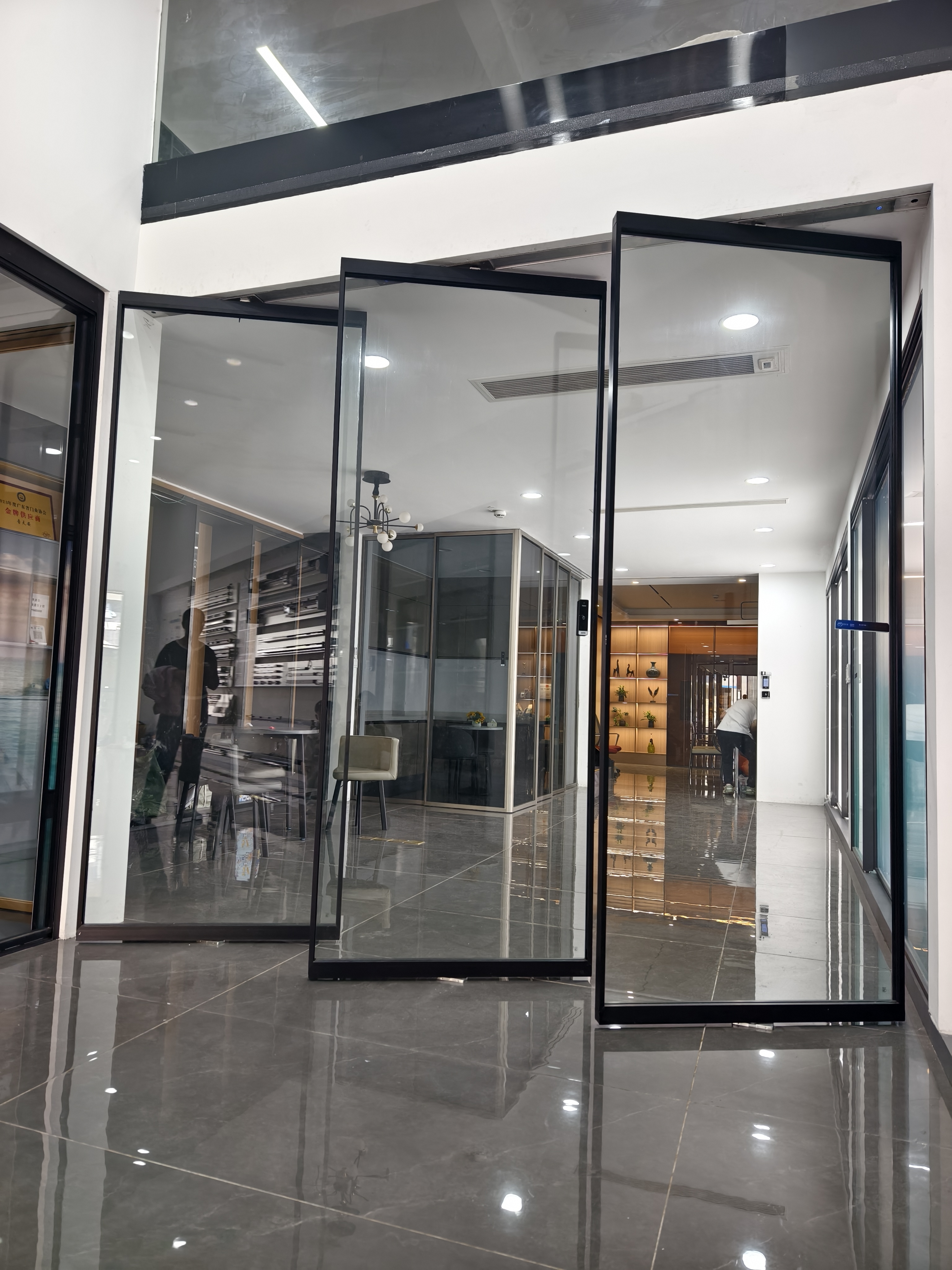 Premium Commercial Pivot Door with Customizable Smart Glass Front Door Electric Pivot Door