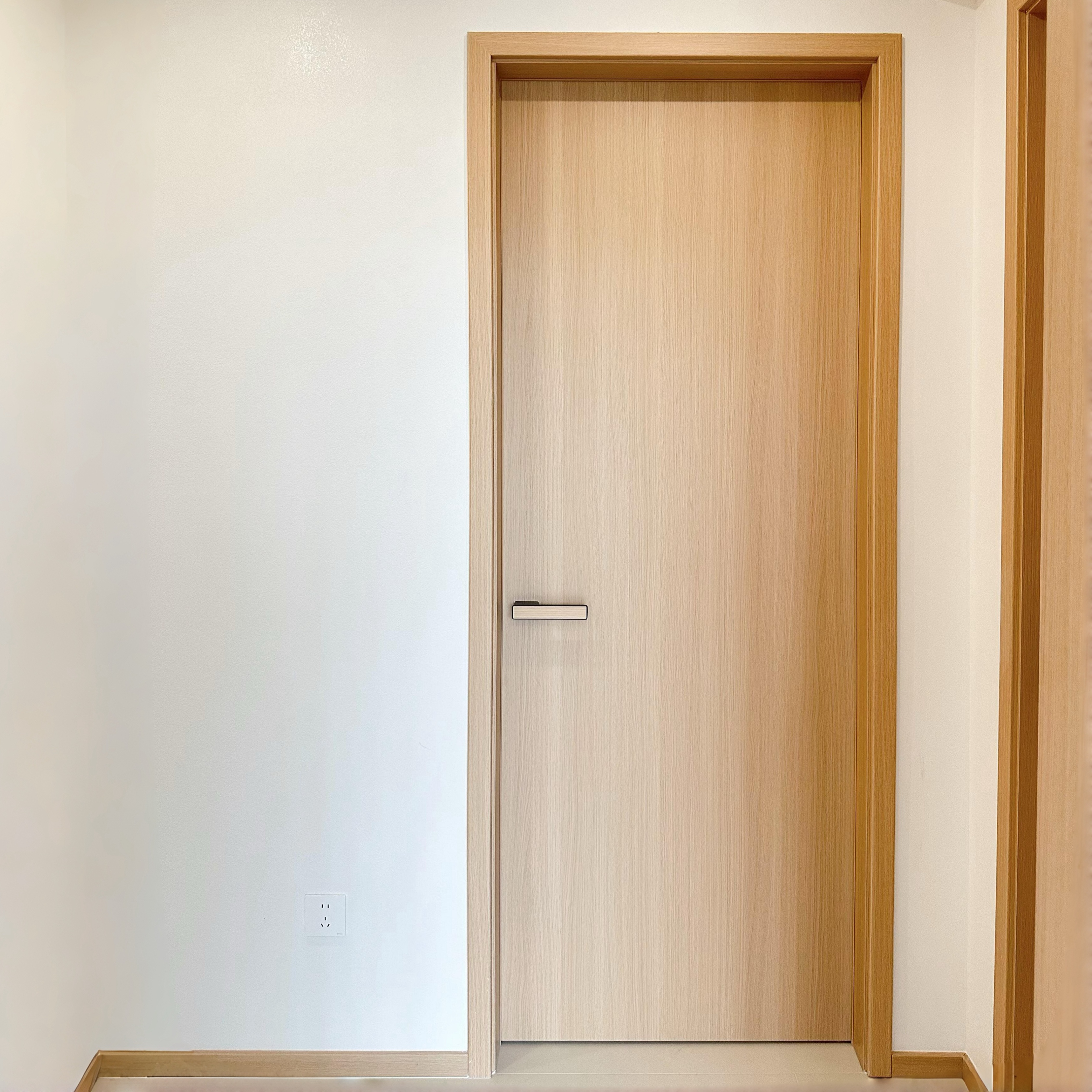 Custom Interior Door White Oak Rift Cut Natural Veneer Solid Core Stained Flush Door Featuring Concealed Hinge And Magnet Lock