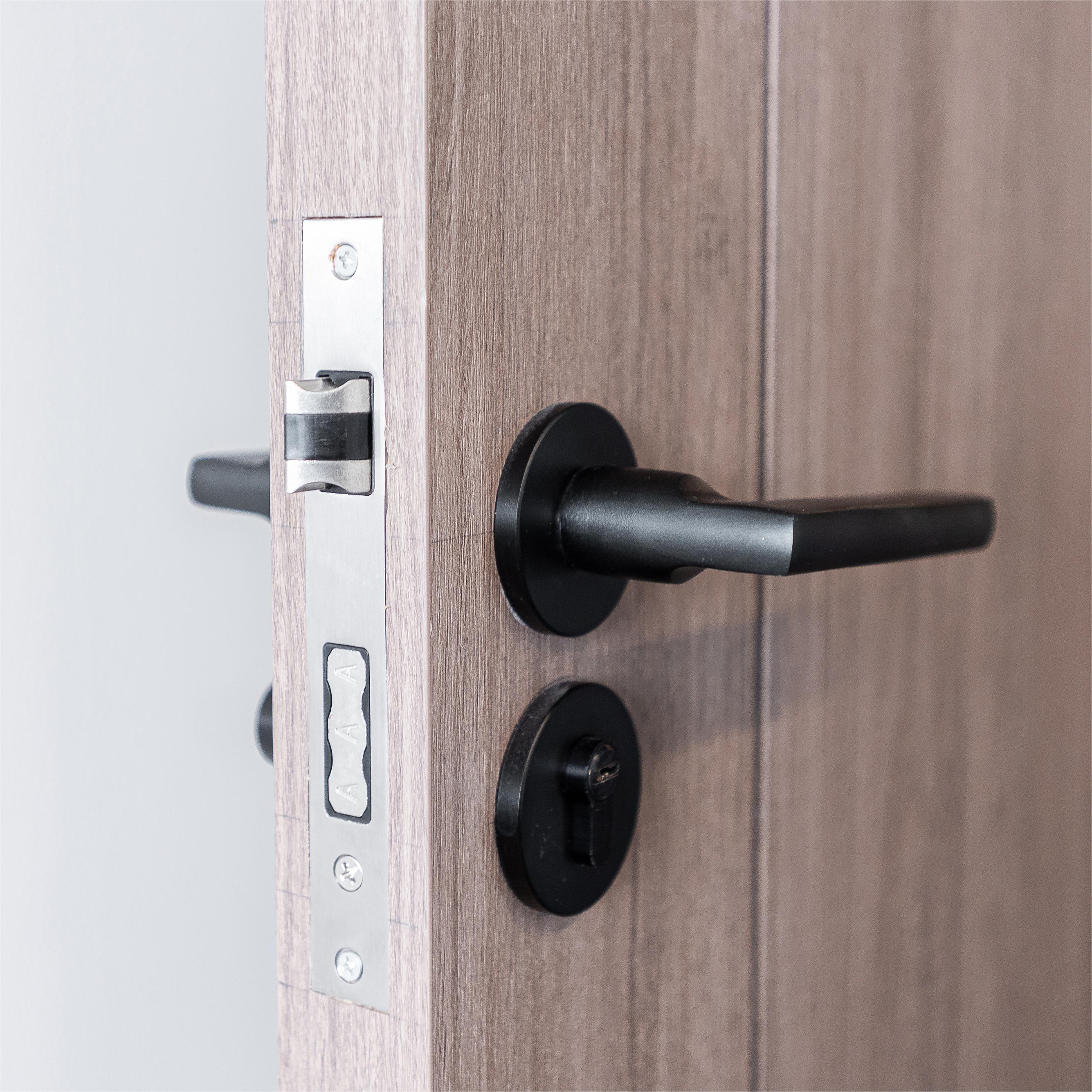 Hardware fitting detail
