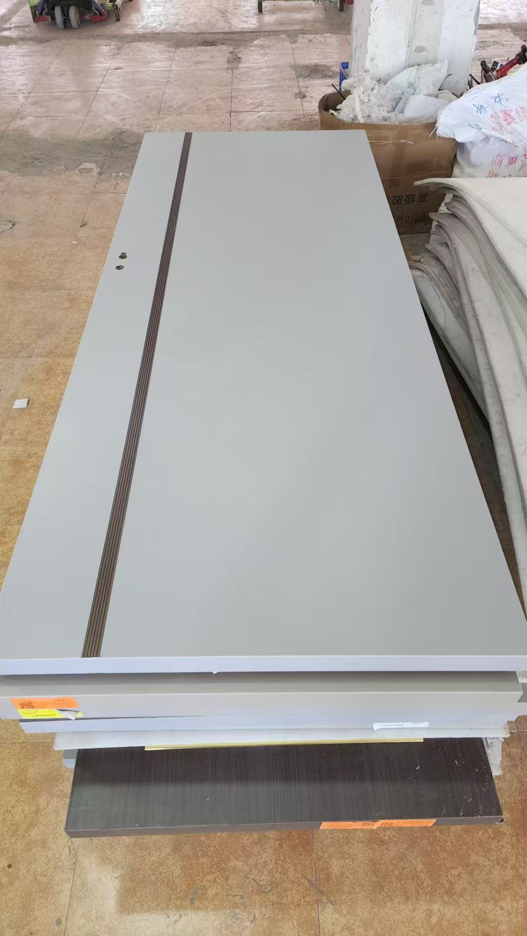 The Latest High-quality Wooden Soundproof Interior Door, Suitable for Use in Hotels, Villas and Schools.