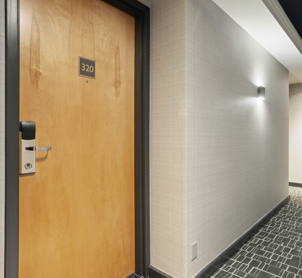 Hotel Room Doors 20-90 Minutes Fireproof Soundproof UL Listed Wooden Hotel Room Steel Single Door With Frame For Internal Use