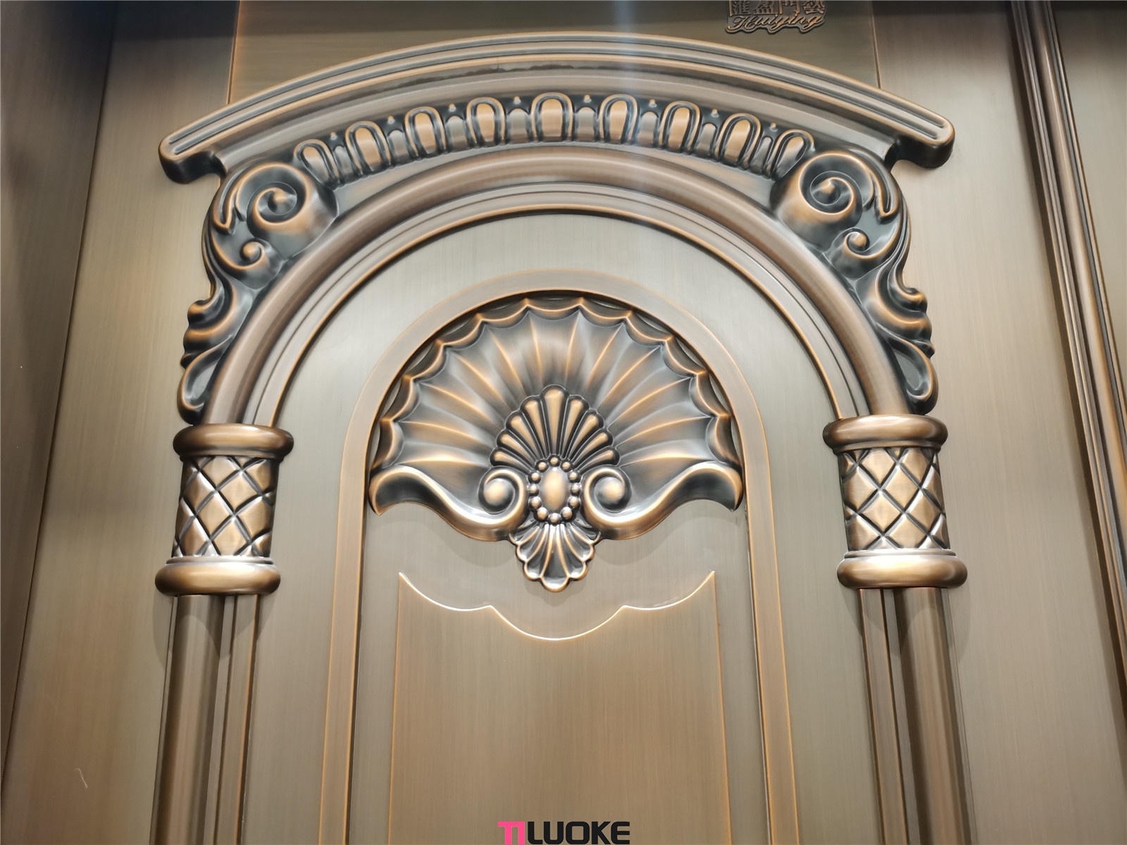 Luxury House Entrance Front Door Design Real Copper Material Decorative Armored Security Doors