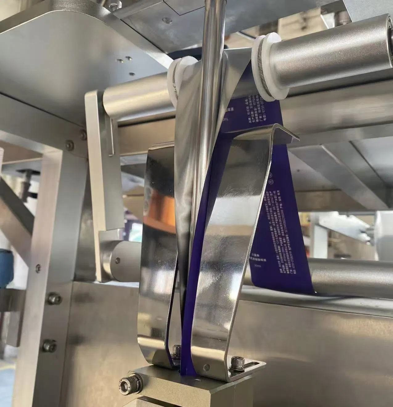 Vertical Liquid Olive Oil Packing Machine Deterg Liquid Powder Pack Machine Tablet Sachet Packing Liquid