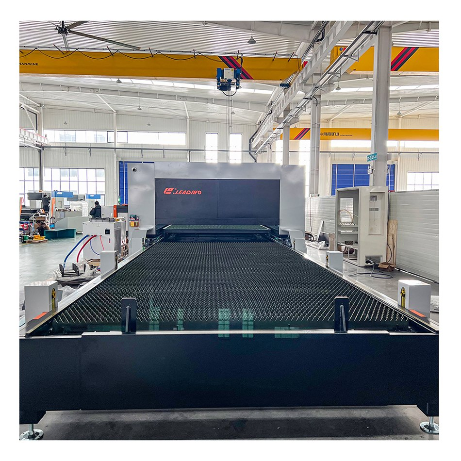 2kw Laser Cutting Machinesheet Metal High Power Surrounding Enclosed Fiber Laser Cutting Machine