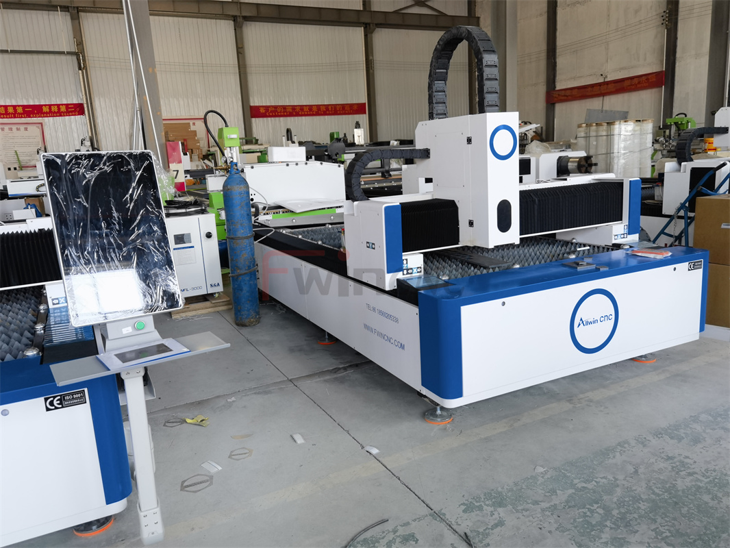 3kw Tabletop CNC Laser Cutting Engraving 380V Equipment 380V for Metal Fabrication