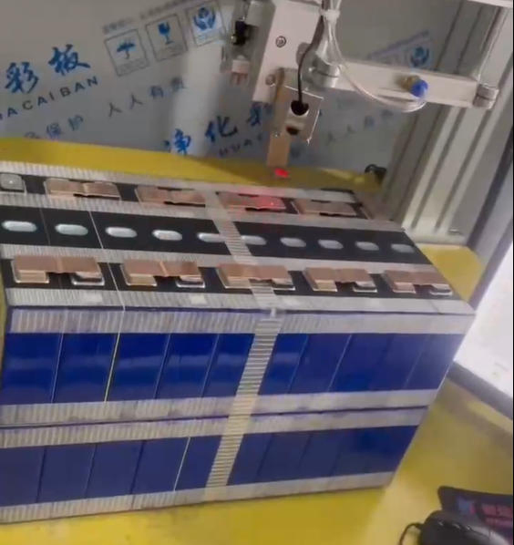 Lansu 1500W Gantry Galvo Fiber Laser Welder for Carbon Steel Frame and Enclosure Welding with CE