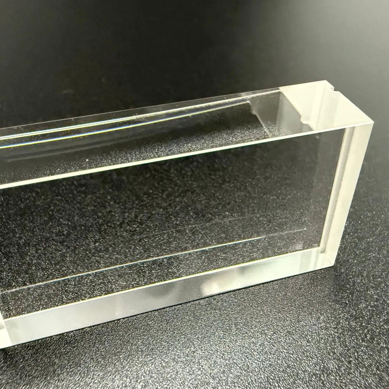 Exquisite Domed Sapphire Glass Optical Lens Offering a Classic and Sophisticated Watch Aesthetic