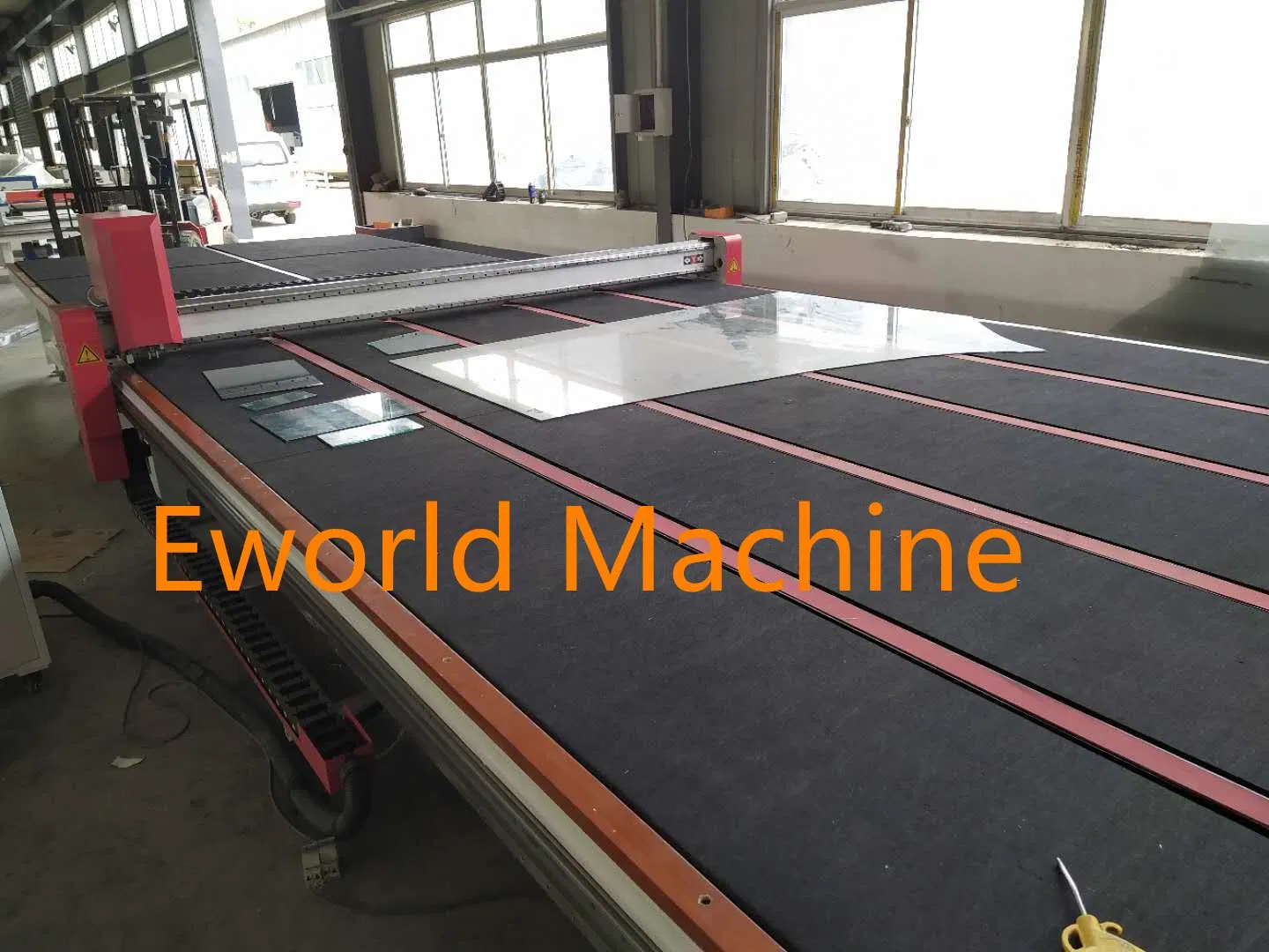 Smart Glass Cutting and Loading Automation System for Efficient Production