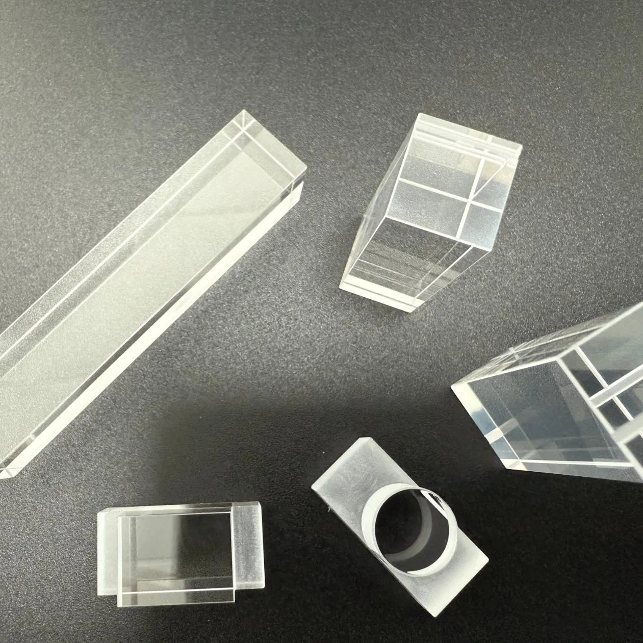 Exquisite Domed Sapphire Glass Optical Lens Offering a Classic and Sophisticated Watch Aesthetic