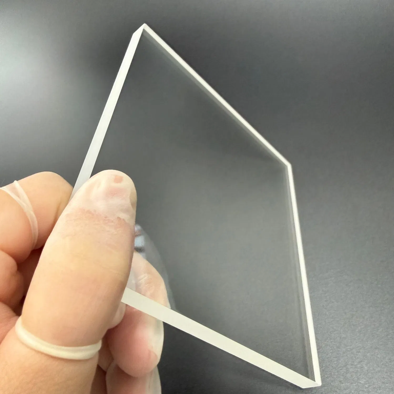 Quantum Simulator View Sapphire Glass Window Lens System Behavior