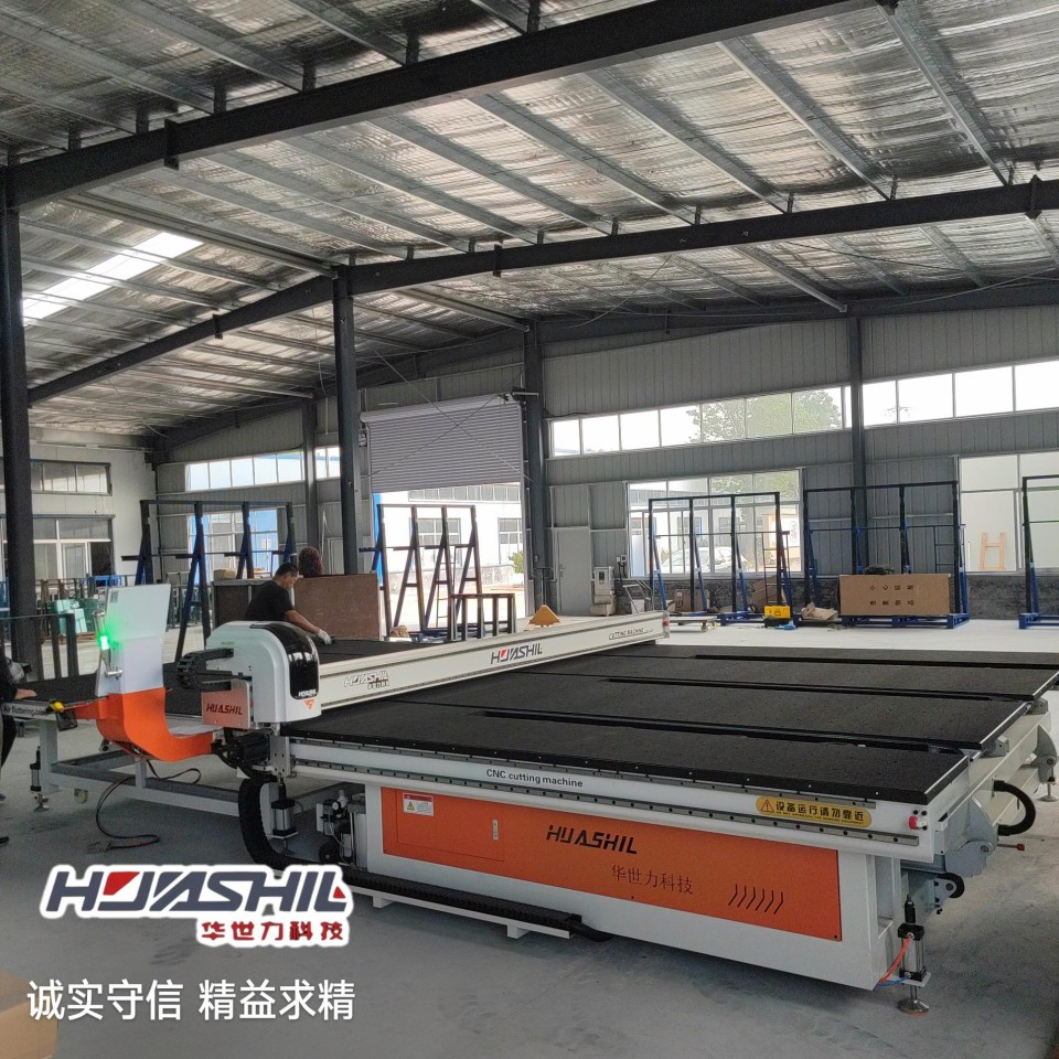 Innovative Glass Processing Solutions for Effortless Mirror Cutting