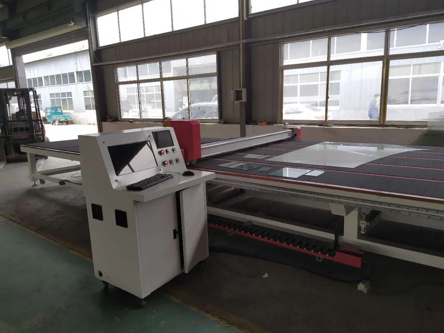 Smart Glass Cutting and Loading Automation System for Efficient Production