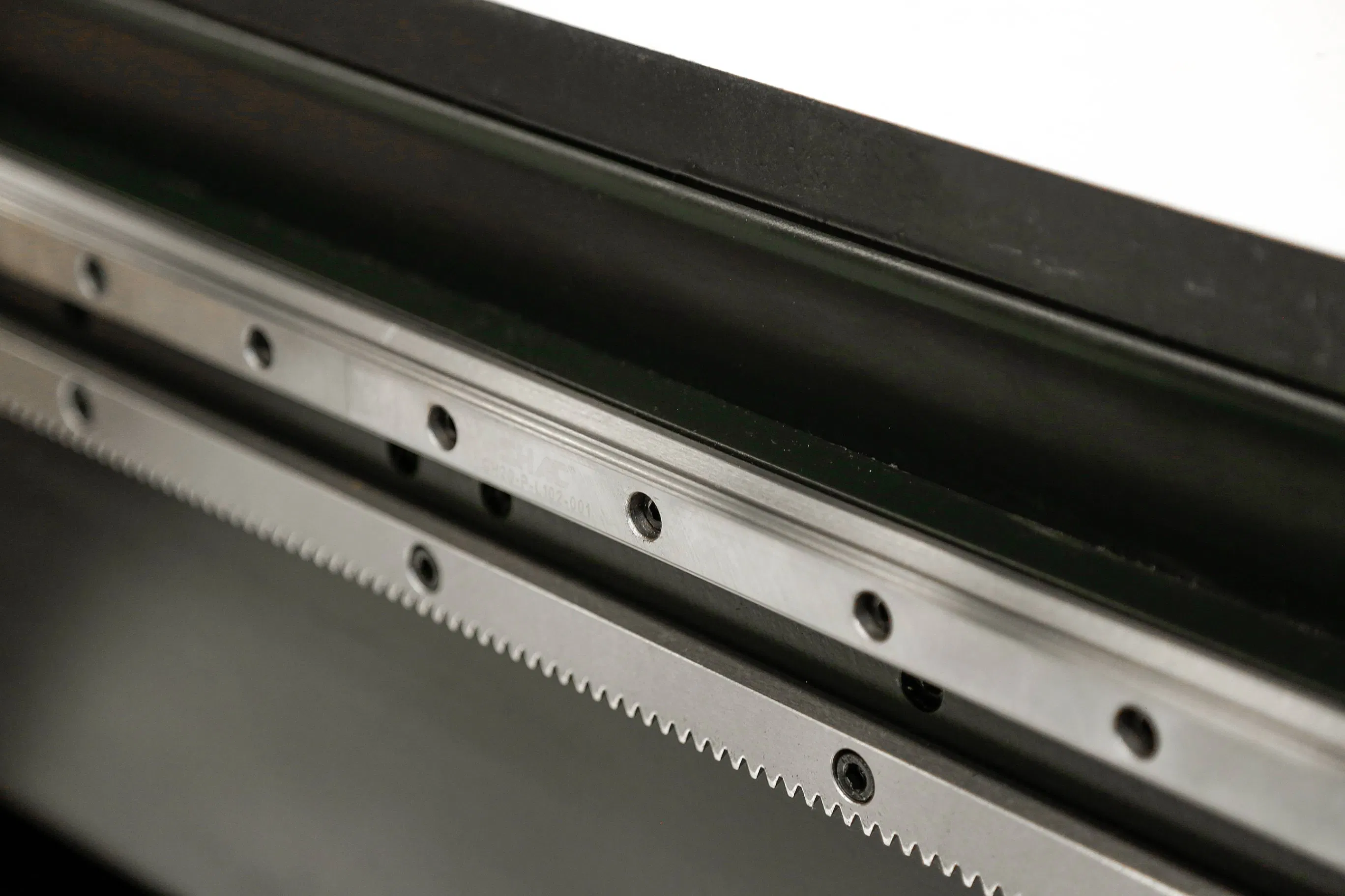 All-in-One Automatic Glass Cutting System Including Loading &amp; Breaking Functions with Servo Technology and Helical Rack System