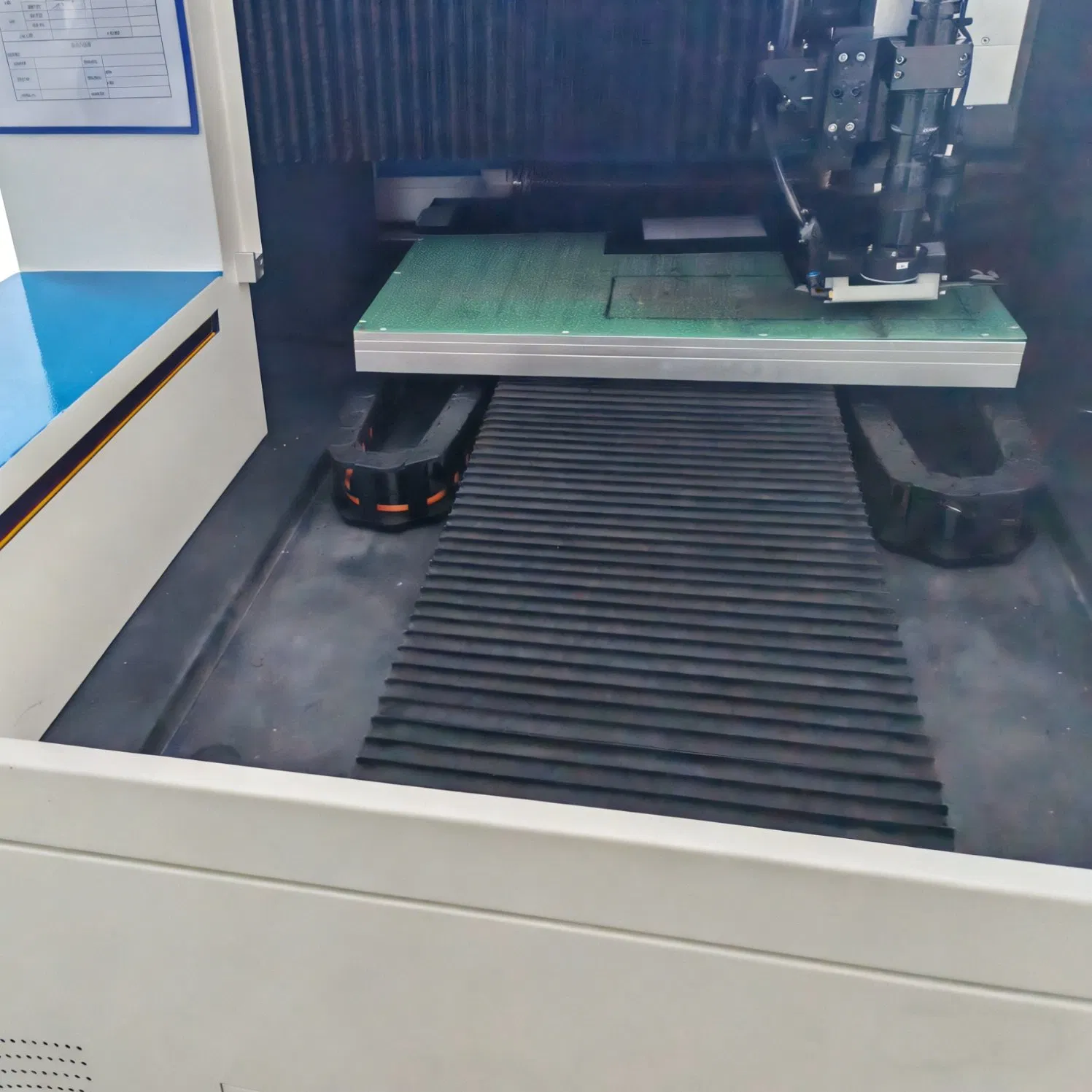 High Performance Nanosecond Laser Cutting Machine for Grating Closed Loop