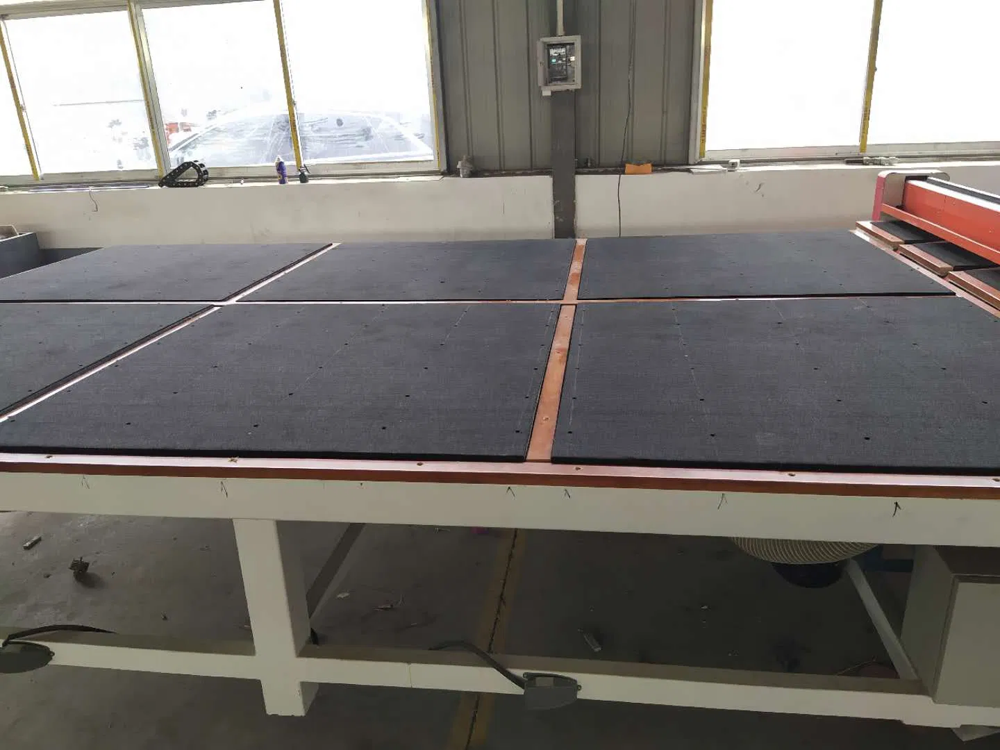 Smart Glass Cutting and Loading Automation System for Efficient Production