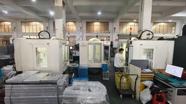 Fiber laser technology ultra-fine beam control for precision cutting