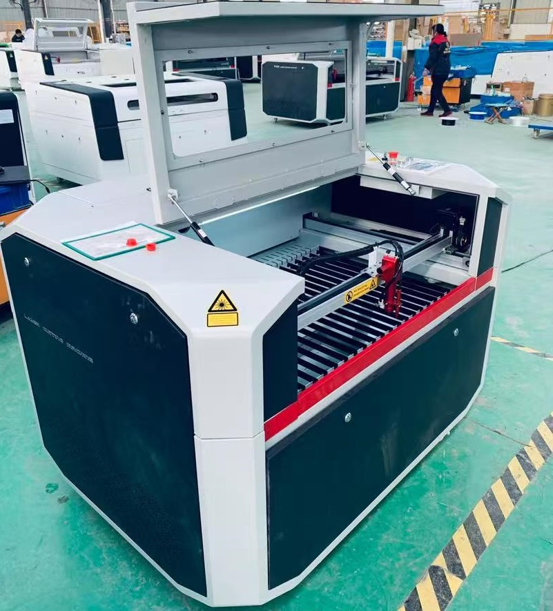 Enclosed Small CO2 Laser Cutting Machine 6040 9060
