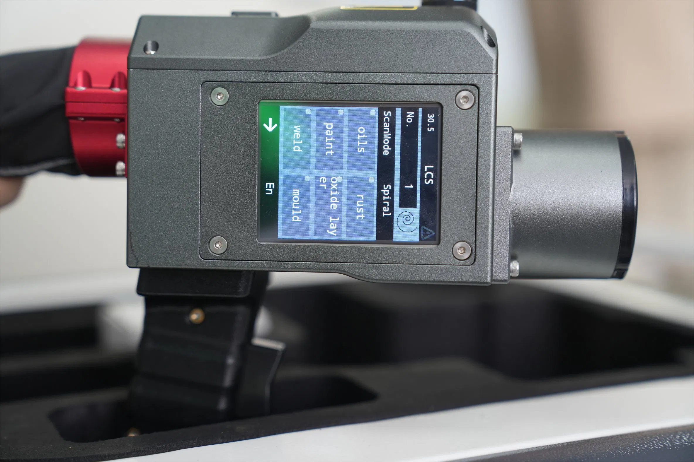 Flexible Pulse Laser Cleaning System for Curved Automotive Body Panels