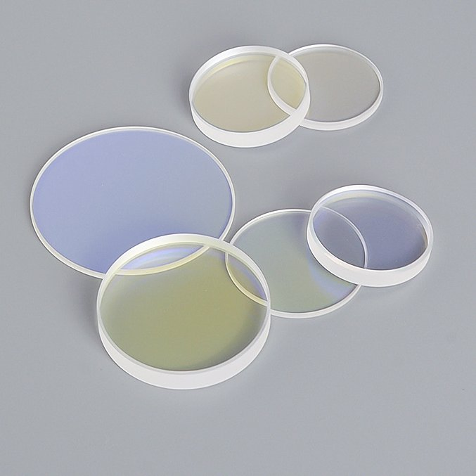 Customized Anti-Reflection Double-Sided Coating High Light Transmittance > 98% Dia18*4mm Quartz Glass for Laser Protection Lens