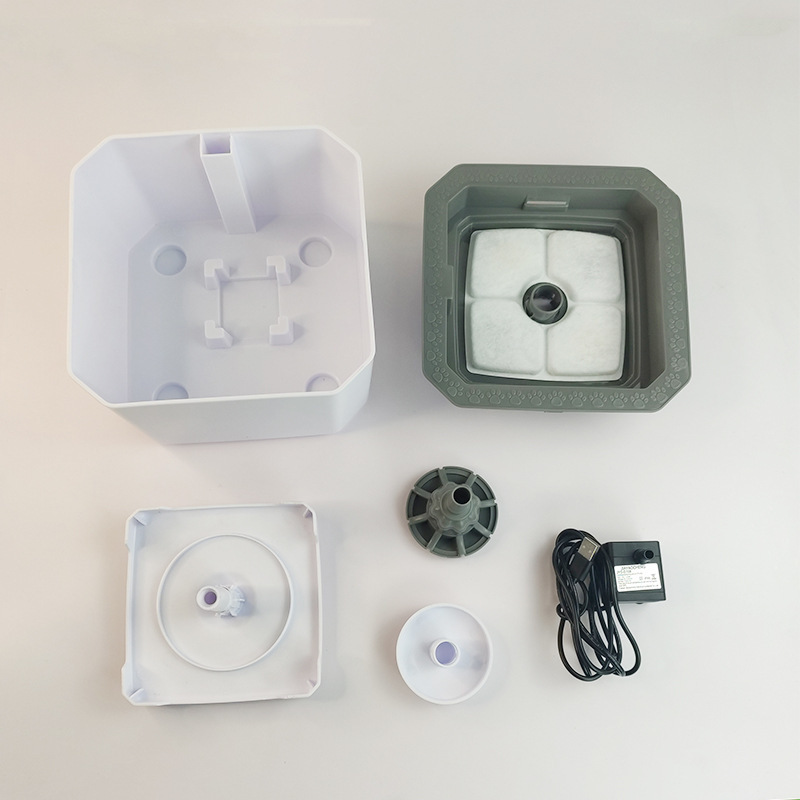 Factory Supply Automatic USB Powered Electric Pet Water Dispenser Functional Dog Bowl Cat Water Fountain