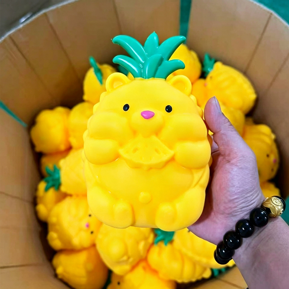 Popular Big Pineapple Simulation Fruit Stress Relief Toy Pineapple Hamster Slow Rebound Release Sensory Toy