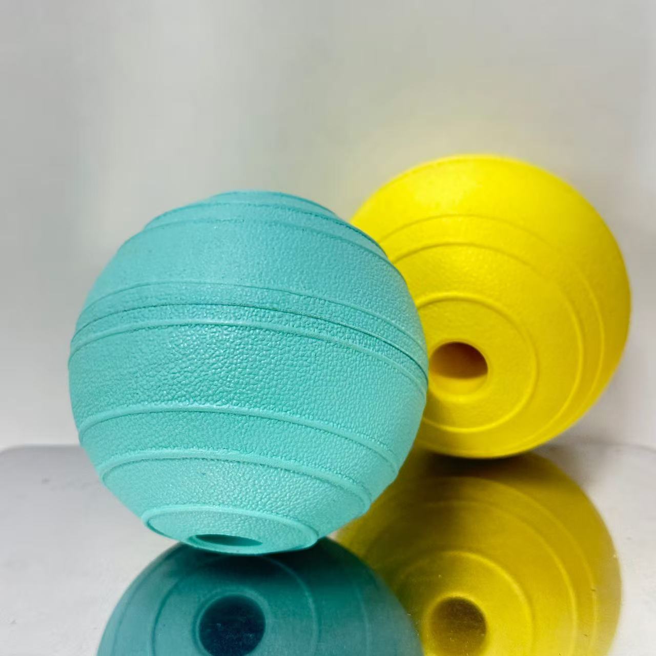 Wholesale Custom 8CM EVA Foam Dog Ball Eco-Friendly Interactive Pet Chew Toys Outdoor Fetch Game and Boredom Relief Pet Chew