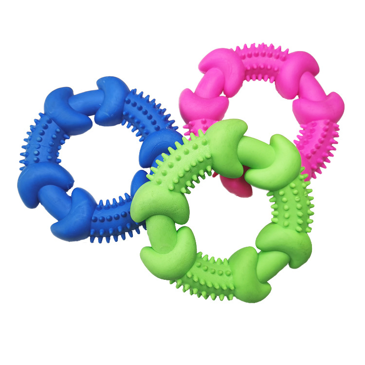 TPR Spiky Ring Dog Toy Usage 3