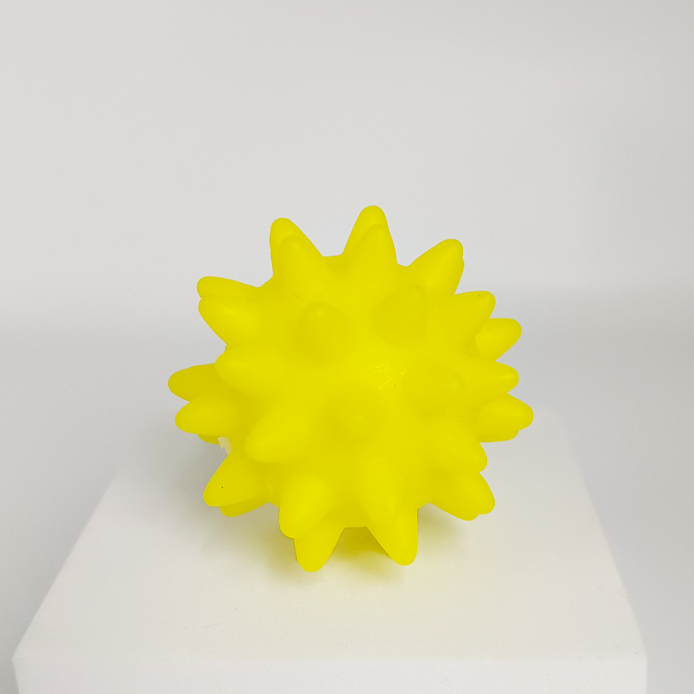 Manufacturer Wholesale, Classic Spiked Ball Dog Chew Toy, High-Quality Vinyl, Interactive Fetch Toy, Multiple Colors Available