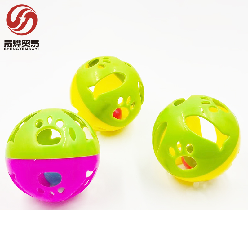 Plastic cat Interactive Toy Ball Mutli Colors Large Size Paw Fish Pattern Cats Plastic Scratching Ball Toy With Bells