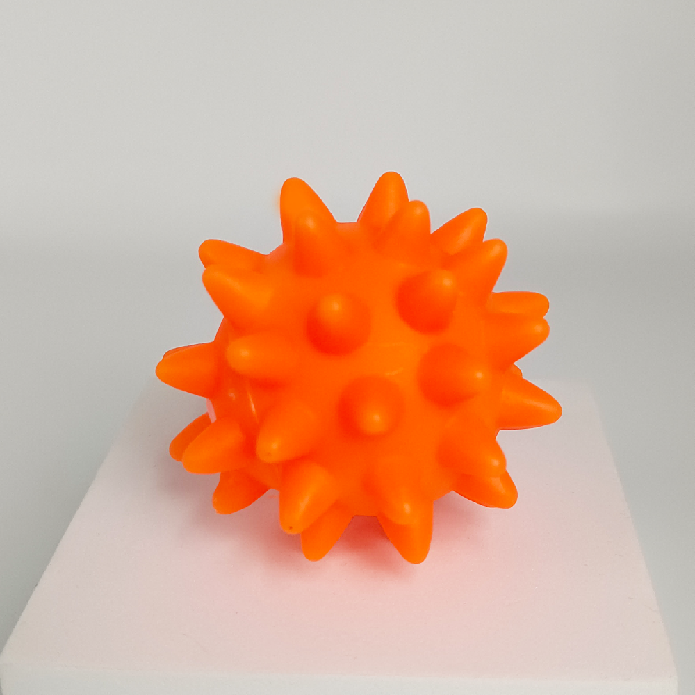 Manufacturer Wholesale, Classic Spiked Ball Dog Chew Toy, High-Quality Vinyl, Interactive Fetch Toy, Multiple Colors Available