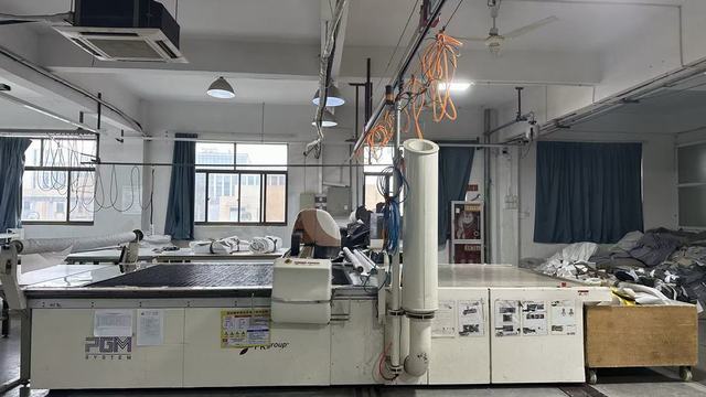 Dongguan Lawn Pet Factory Floor