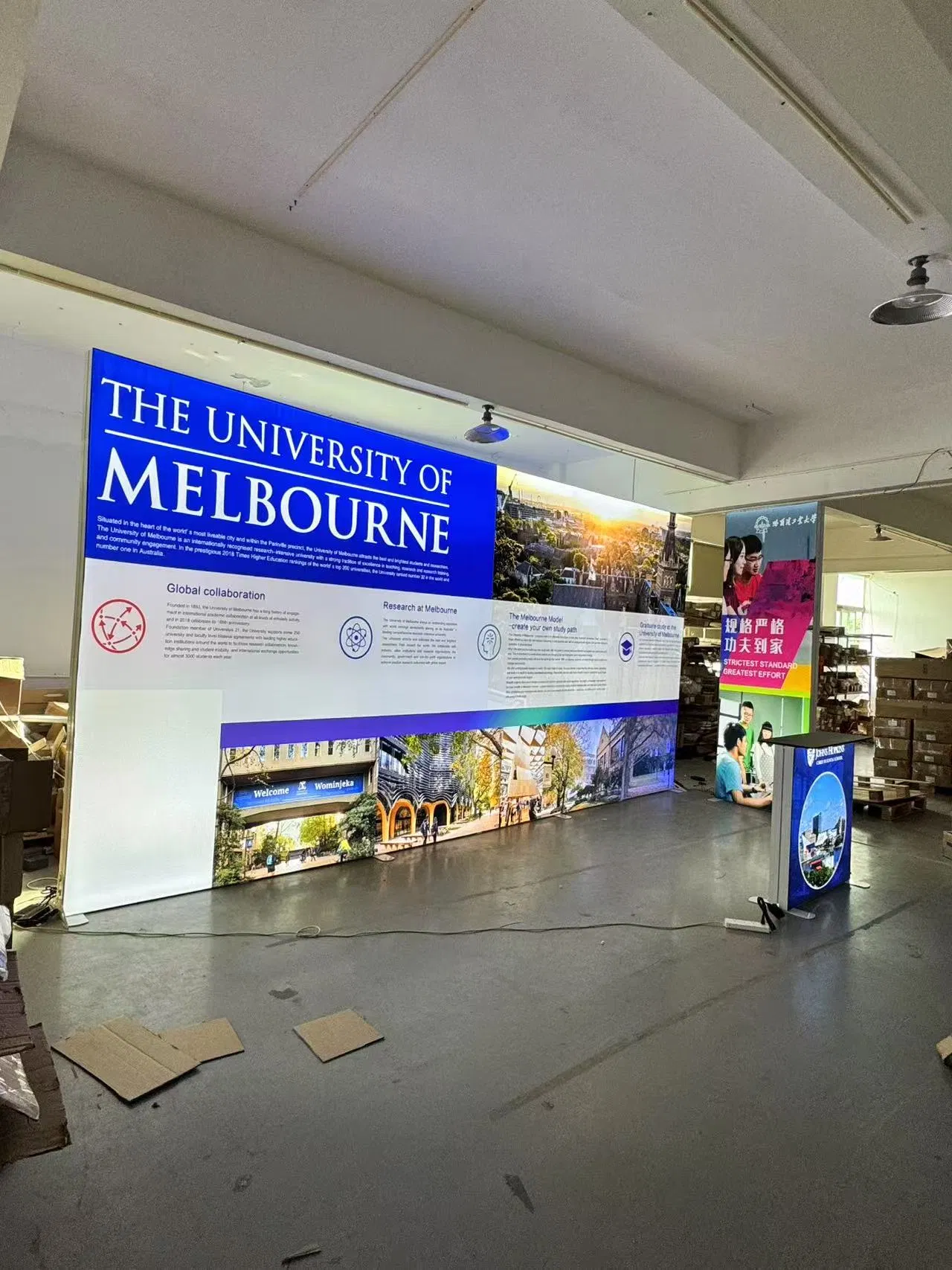 Hot Sale PVC / Tianlang Handbag 100*100cm/3.28*3.28FT China Acrylic Box Display Banner Exhibition