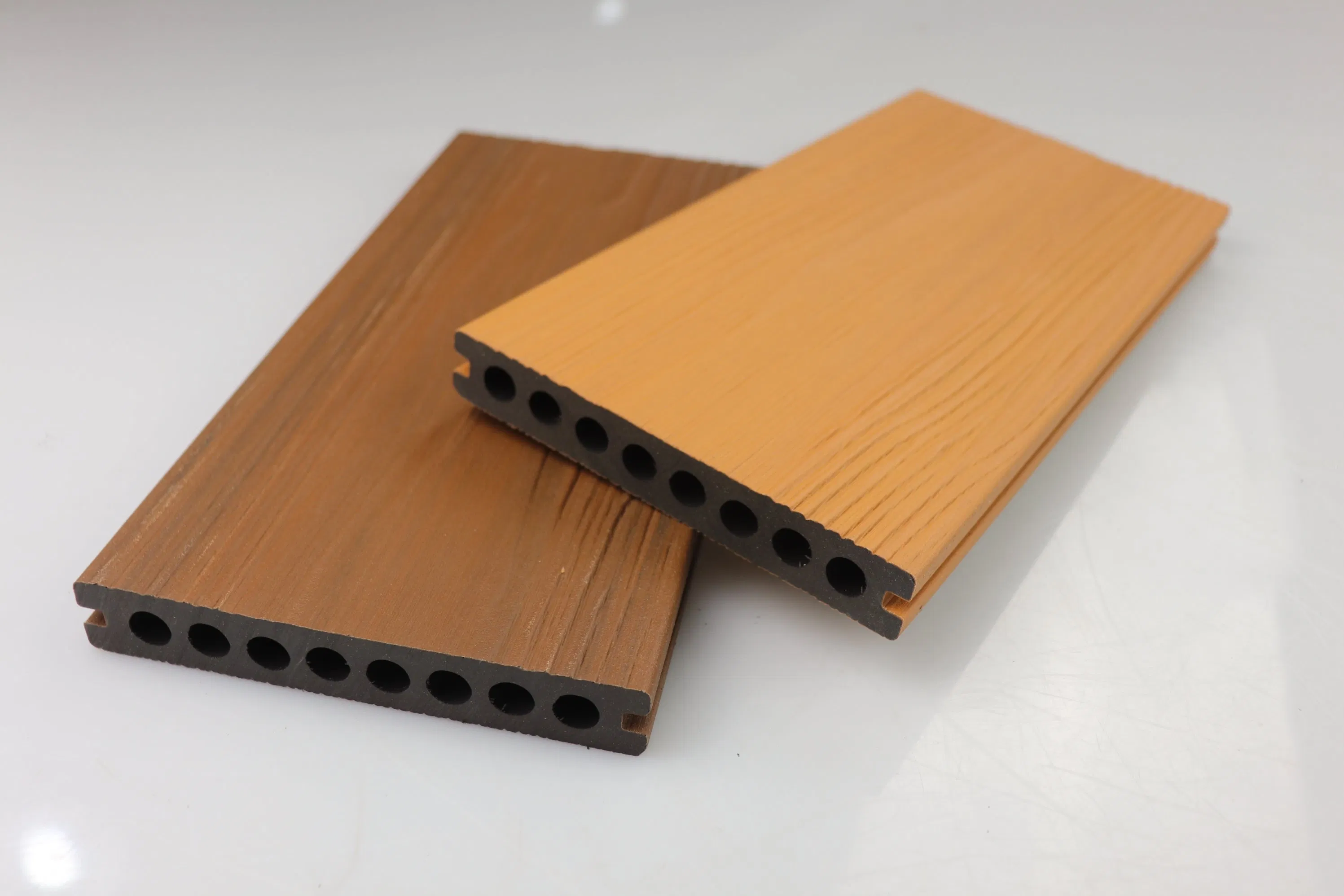 Maintance Free Waterproof WPC Outdoor Flooring Tile Composite Co-Extrusion Decking Board