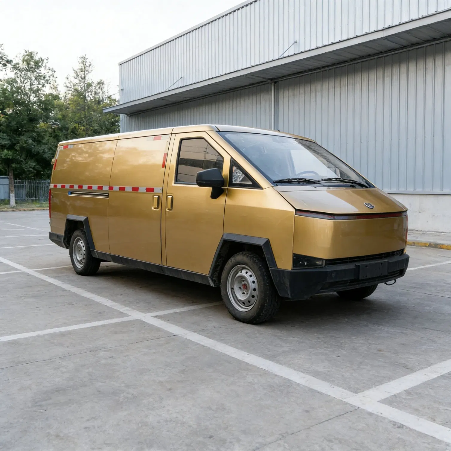 Electric Delivery Van for Convenience Store &amp; Retail Restocking