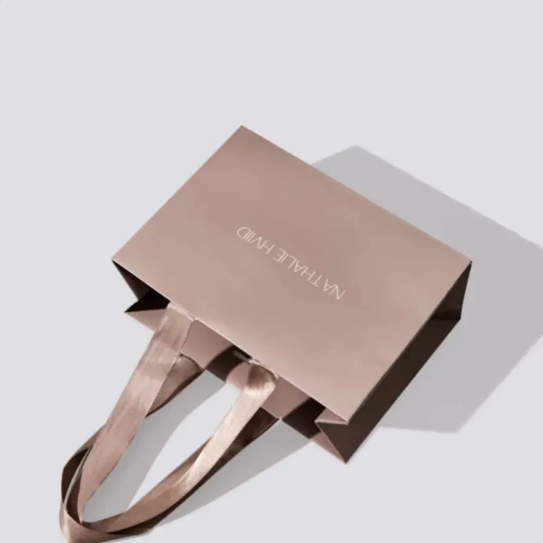 Premium White Glossy Paper Bags Luxury Retail Packaging for Jewelry Cosmetics