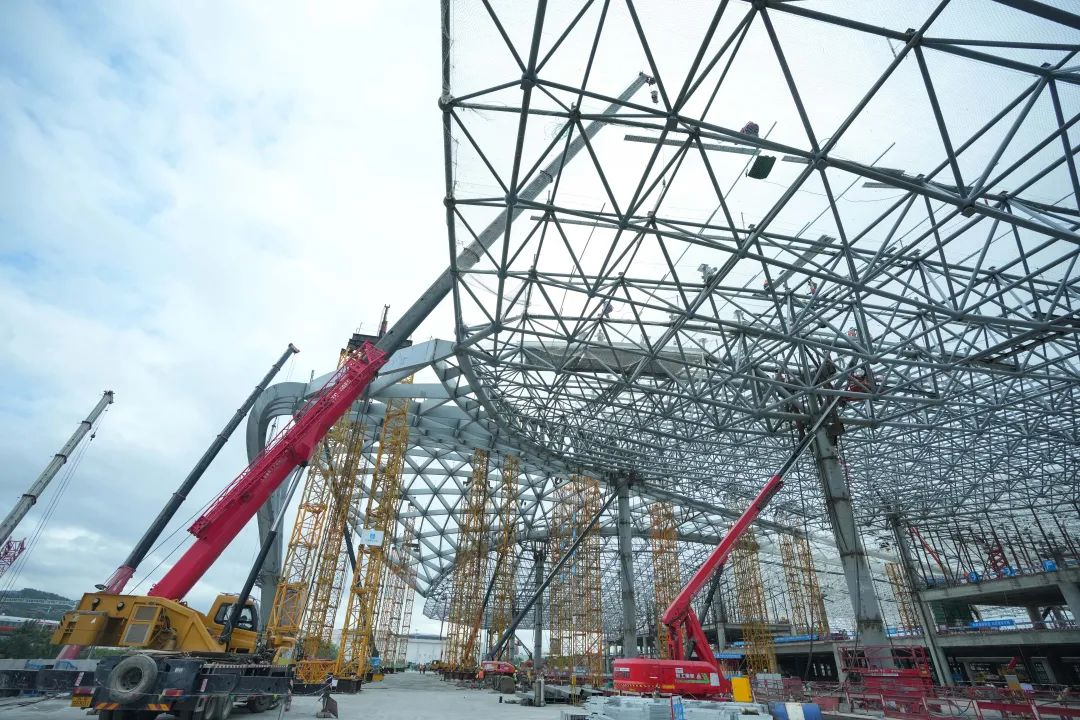 Cost-Effective Airport Construction: Steel Building Solutions