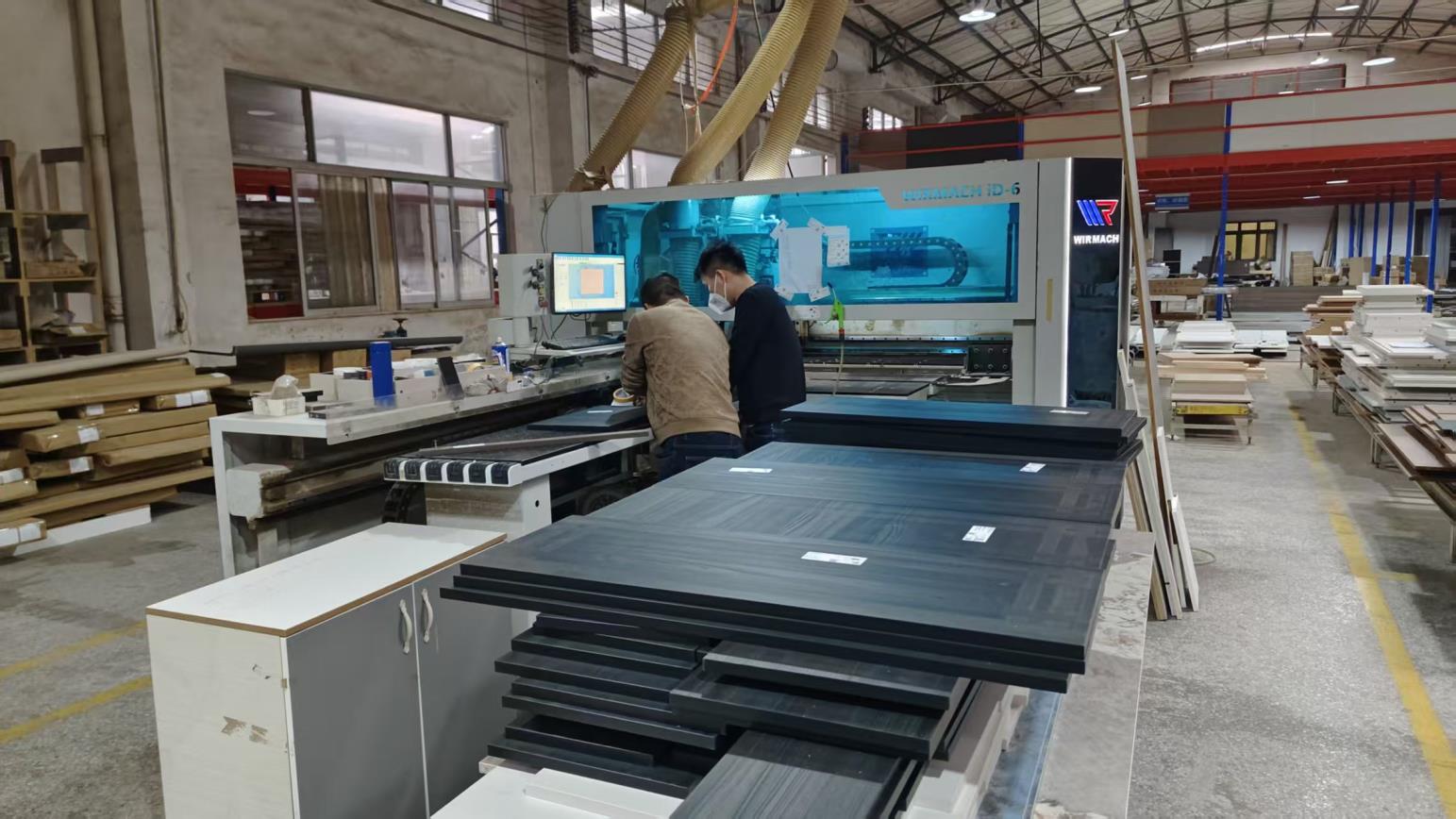 عملية الحفر الدقيق باستخدام آلات CNC المتطورة