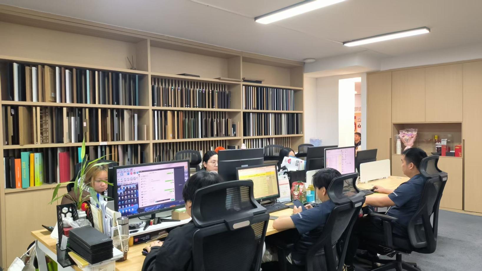 خزائن المطبخ المخصصة عالية الجودة من IBM Home