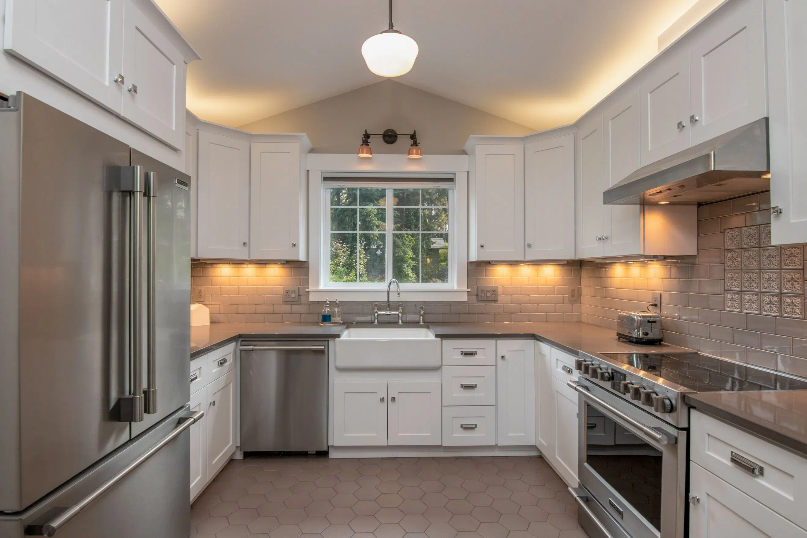 Modern Standard Kitchen Cabinet with Hinge Drawer Slide Ready-to-Assemble Custom Kitchen Furniture