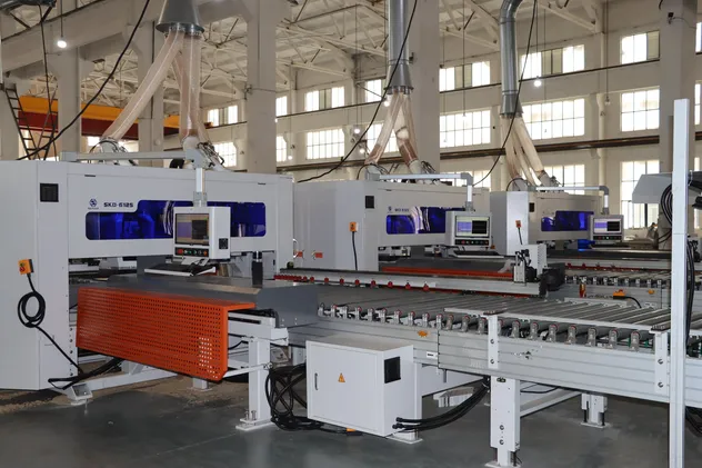 باب ملف مفرغ بتقنية CNC للمطبخ والخزانة
