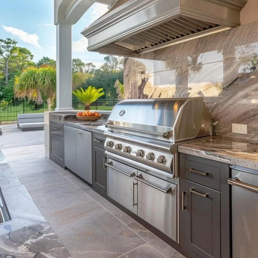 خزانة مطبخ خارجية أنيقة من الفولاذ المقاوم للصدأ تتميز بمتانة كبيرة ومقاومة للعوامل الجوية ومساحة تخزين واسعة لجميع مساحات الشواء الخارجية